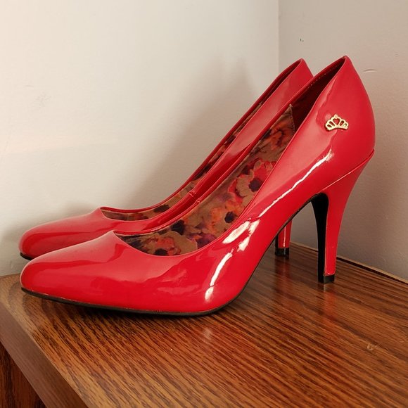 Red High Heels - Picture 3 of 8